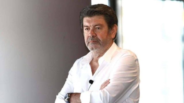 «Φωτοτυπία» ο Άγγελος Λάτσιος – Το επιβεβαιώνει η εικόνα του Γιάννη Λάτσιου από την εποχή που ήταν φοιτητής!