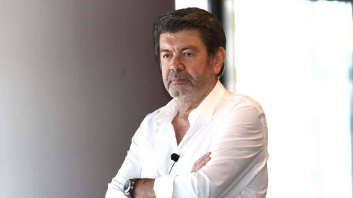 «Φωτοτυπία» ο Άγγελος Λάτσιος – Το επιβεβαιώνει η εικόνα του Γιάννη Λάτσιου από την εποχή που ήταν φοιτητής!