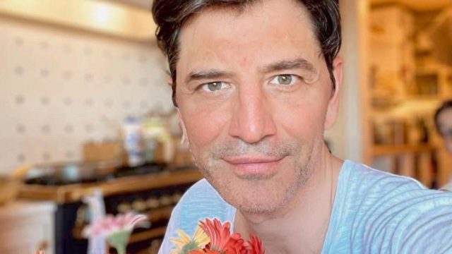 Νέο επαγγελματικό βήμα για τον Σάκη Ρουβά: Η επένδυση που δεν έχει καμία σχέση με το τραγούδι – Ο ρόλος της Κάτιας Ζυγούλη