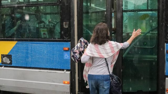 Ποιοι παίρνουν τζάμπα, μειωμένο εισιτήριο στα ΜΜΜ – Βγήκε ΦΕΚ
