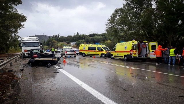 Εθνική οδός Πατρών – Πύργου: Καραμπόλα με σοβαρούς απεγκλωβισμούς