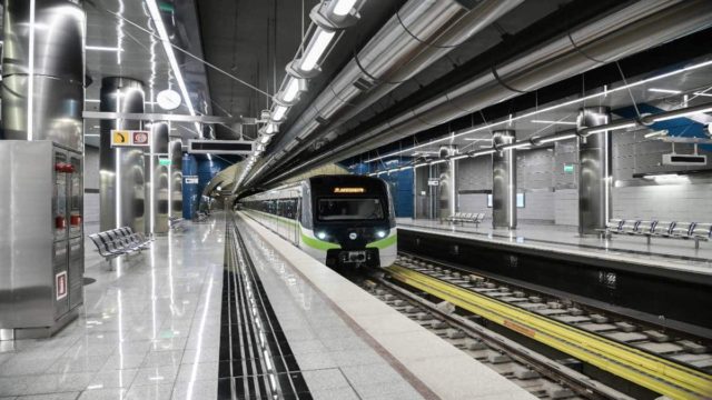 Μετρό: Βλάβες και συνωστισμό έφερε η επέκταση προς Πειραιά – Ξεπέρασε τα όριά του το δίκτυο