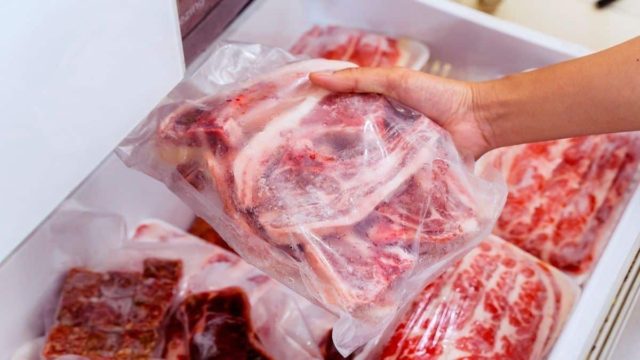 Ξεπαγώστε τον κιμά εύκολα και γρήγορα με 3 βήματα και αποφύγετε ένα βασικό λάθος