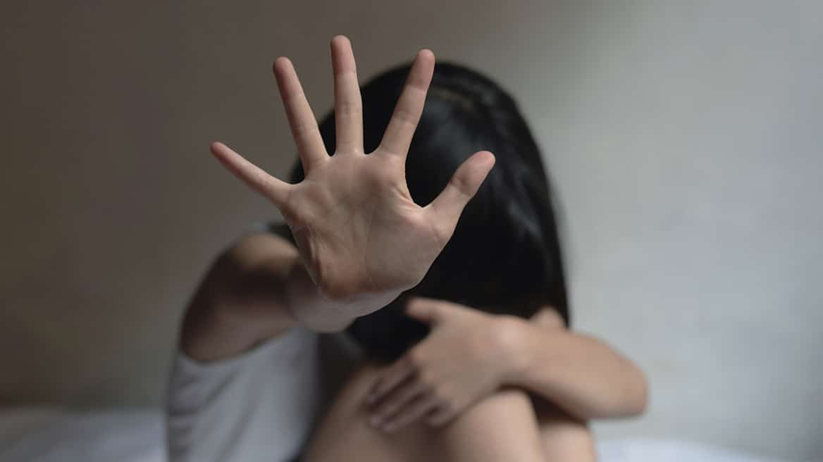 Βιασμός 12χρονης στον Κολωνό: «Θα σας σκοτώσω όλους… θα σας κάψω ζωντανούς» – Η οικογένειά της καταγγέλλει απειλές από τον 53χρονο (Video)