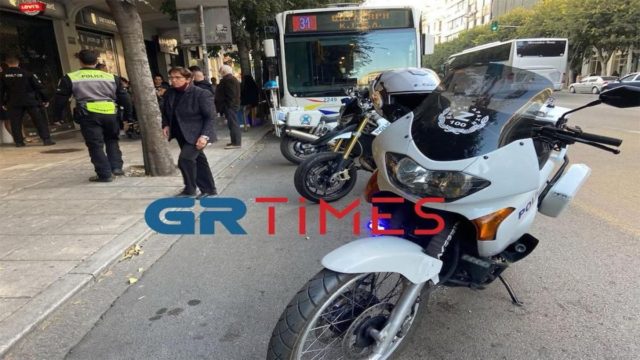 Αποτρόπαιο σκηνικό στην Θεσσαλονίκη: Άντρας χτύπησε μητέρα που είχε στην αγκαλιά το παιδί της, μέσα σε αστικό λεωφορείο