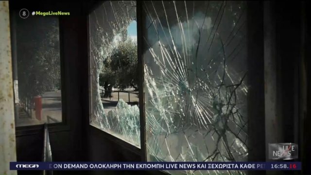 Συναγερμός στο Αιγάλεω: Ένταση σε ΕΠΑΛ με κάδους απορριμμάτων και μηχανάκια μέσα στο σχολείο – Η στιγμή που έρχονται στα χέρια ο διευθυντής με 16χρονο μαθητή