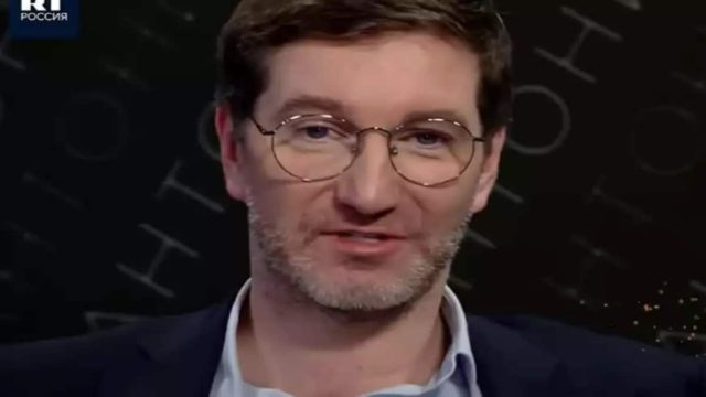 Πόλεμος στην Ουκρανία: «Πνίξτε ή κάψτε τα παιδιά» – Σάλος με τα σχόλια του διευθυντή του RT! Απομακρύνθηκε από το πόστο του (Video)