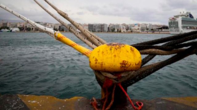 Αγκυροβόληση πλοίων για δέυτερη συνεχόμενη μέρα