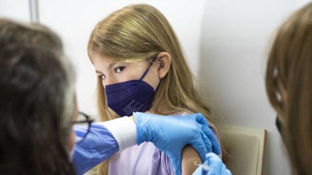 Καμπανάκι επιστημόνων για ιλαρά και κοκκύτη – Πήγε πίσω ο εμβολιασμός