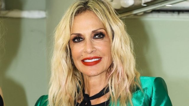 Η αποκάλυψη της Άννας Βίσση για την ερωτική της ζωή: «Προτιμούσα μικρότερους άνδρες γιατί…» – Η «μπηχτή» για Νίκο Καρβέλα
