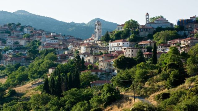 Απόδραση στο μακροβιότερο χωριό της Πελοποννήσου – Μετρά 5 αιώνες ζωής και είναι το ψηλότερο της περιοχής