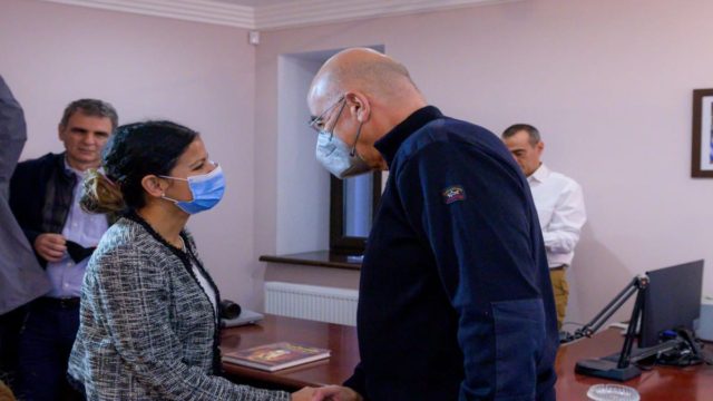 Πόλεμος στην Ουκρανία: Ήχησαν οι σειρήνες στο Κίεβο – Μεταφέρθηκε εσπευσμένα σε καταφύγιο ο Νίκος Δένδιας (photo-video)