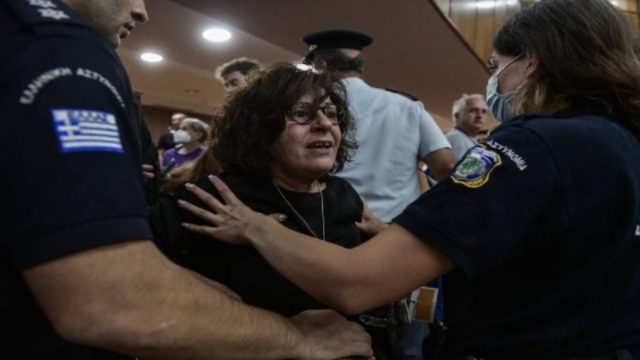 Δίκη Χρυσής Αυγής: Ξέσπασε η Μάγδα Φύσσα – «Για τους στίχους τελικά τον σκοτώσατε; Ποιον δικάζετε τον Παύλο ή τον μάρτυρα;» (Video)