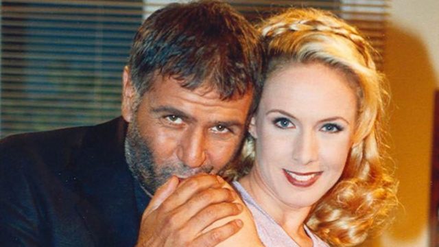 «Βόμβα» στους «Δύο Ξένους»: Αυτός ο πασίγνωστος ηθοποιός θα ενσάρκωνε τον πατέρα της Εβελίνας Παπούλια!