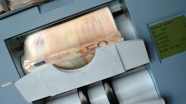 «Σκάει» στα ΑΤΜ σε 60 μέρες: Έκτακτο επίδομα 250 ευρώ – Ποιοι θα το πάρουν