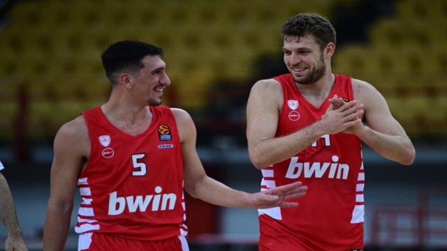Euroleague: Στο… ρελαντί ο Ολυμπιακός – “Καθάρισε” Ζαλγκίρις με εκτελεστή Βεζένκοφ και καθοριστικό Λαρεντζάκη