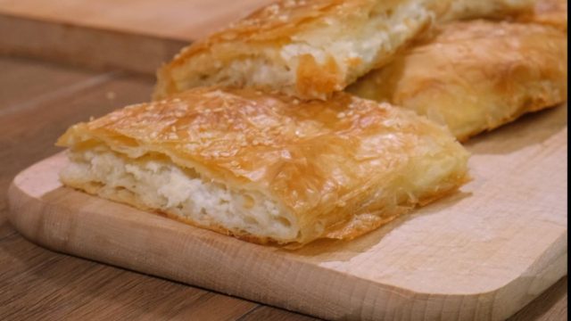 “Τσιτσανόπιτα”: Η πανεύκολη συνταγή για τυρόπιτα από την Βόρεια Εύβοια χωρίς φύλλο
