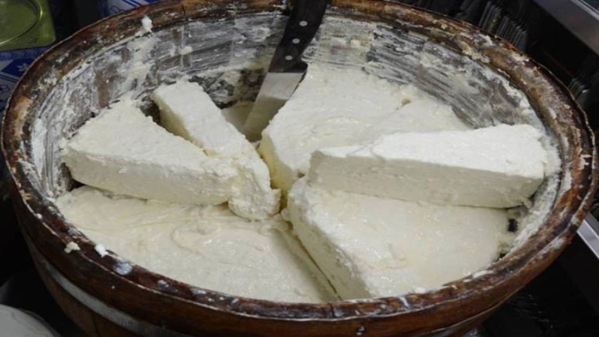 Το κόλπο της γιαγιάς για να διατηρείς φρέσκια την φέτα ακόμη και για μήνες