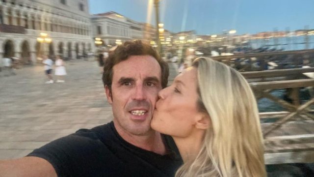 Είχε φτάσει κοντά στα σκαλιά της εκκλησίας και πριν από τον Κρασσά – Αυτοί ήταν οι δύο κούκλοι πρώην σύντροφοι της Βίκυς Καγιά
