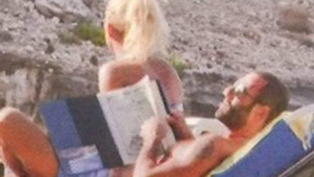 45 ετών και κορυφαίος ηθοποιός: Με αυτόν τον άνδρα ξεπέρασε τον Αντώνη Κανάκη η Κλέλια Ρένεση