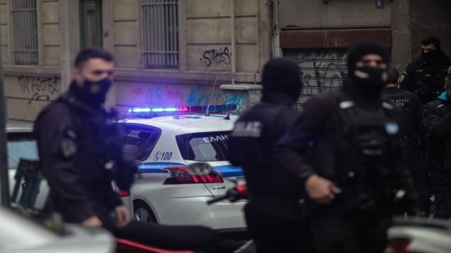 Νέα φρίκη στο κέντρο της Αθήνας: Σεσημασμένος παιδόφιλος κακοποιούσε αδελφάκια 7 και 8 ετών – Τα δελέαζε με χρηματική αμοιβή