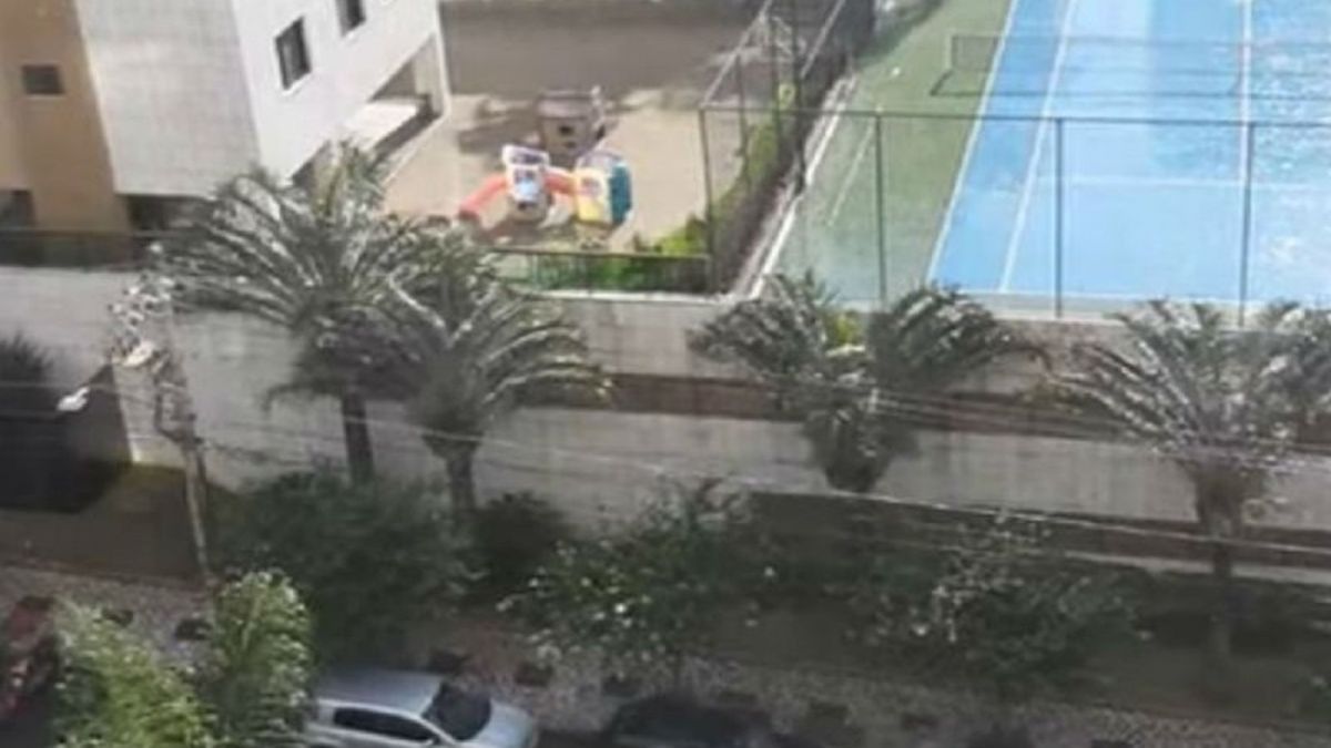 Του έπεσε το κινητό από τον 10ο όροφο… Αυτό που έγινε μετά δεν θα το ξεχάσει ποτέ! (Video)