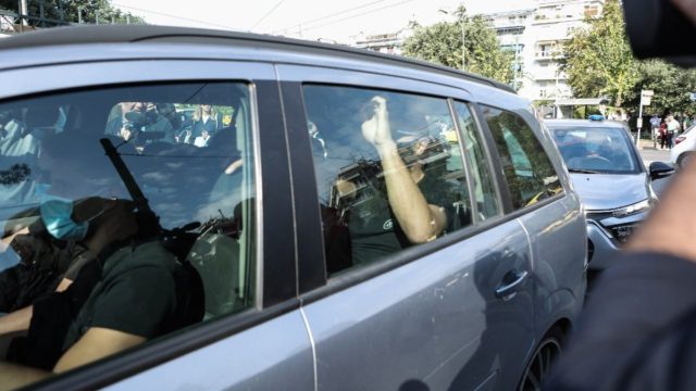 Βιασμός 12χρονης στον Κολωνό: Εμφανίστηκε με αποκαλύψεις ο «Μιχάλης» – Ο ρόλος του στην υπόθεση και τα μηνύματα που «καίνε» τη μητέρα