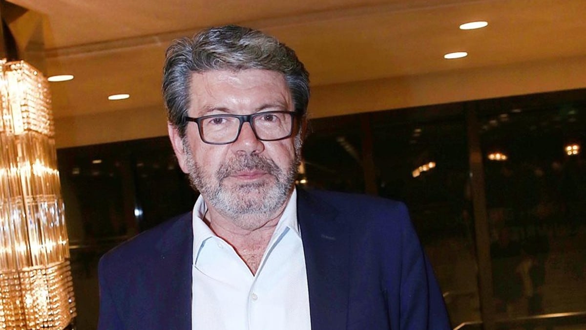 Εκείνος ξεπερνούσε τη Μενεγάκη αλλά αυτή τον ερωτεύτηκε αληθινά: Η σχέση του Γιάννη Λάτσιου με πασίγνωστη τραγουδίστρια που έληξε άδοξα και λίγοι θυμούνται