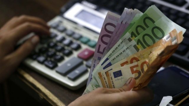 Βόμβα από την ΑΑΔΕ – «Ανοίγει» τα ΙΒΑΝ και παίρνει λεφτά