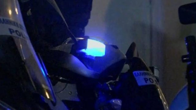 Τρόμος για ζευγάρι στην Ηλιούπολη: Ηδονοβλεψίας τους έκλεψε την ώρα που ερωτοτροπούσαν (Video)