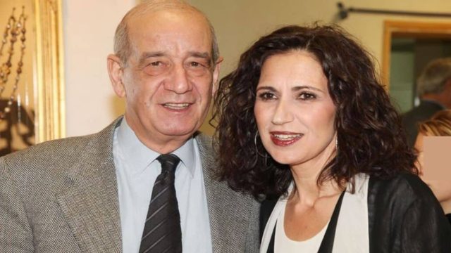 10 χρόνια μετά τον θάνατό του: Πως είναι σήμερα η σύζυγος και οι κόρες του αείμνηστου Δημήτρη Μητροπάνου!