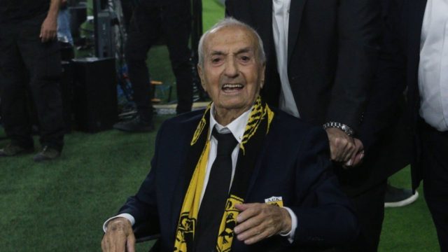 Η φωτογραφία της ημέρας: Παππού, γυρίσαμε όλοι σπίτι…
