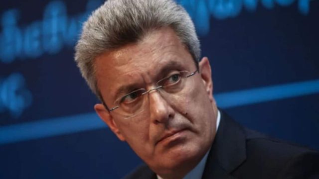 «Χτύπημα» για τον Νίκο Χατζηνικολάου – Η υποχώρηση που τον πλήγωσε