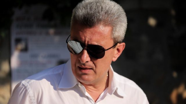 «Φλεξ» από Νίκο Χατζηνικολάου: Χαλαρή βόλτα με το νέο του απόκτημα-θηρίο (photos)