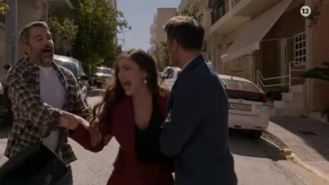 «Θέλει μόνο το καλό της…» – Το Twitter υπερασπίζεται τον Μιχάλη Λεβεντογιάννη στη σύλληψη της Λαμπίρη-Φεντόρουφ στους «Παγιδευμένους»