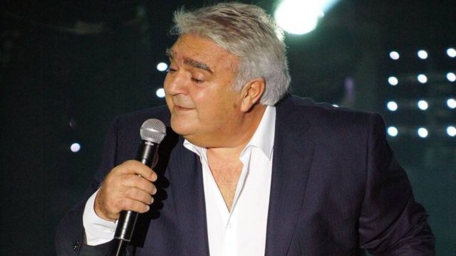 Δεν μπορεί να το κρύψει πια – Στη φόρα το πραγματικό όνομα του Πασχάλη Τερζή!