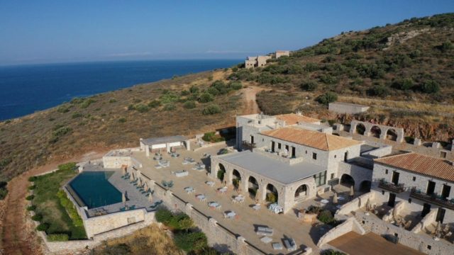 Πέτρα & Φως: Το Destination Hotel για όλες τις εποχές του χρόνου