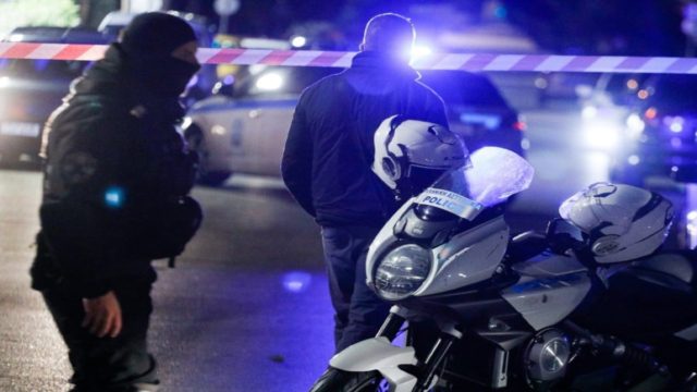 Καταδίωξη με πυροβολισμούς στο Περιστέρι – Συνελήφθη αστυνομικός εκτός υπηρεσίας