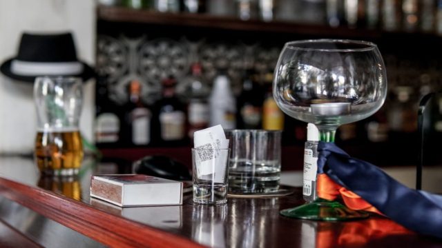 Πραγματικός «θρήνος» για το πιο δημοφιλές αλκοολούχο ποτό – Διπλάσια η τιμή πια στην Ελλάδα