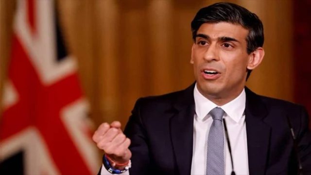 «Αντιμετωπίζουμε υπαρξιακή απειλή»: Το πρώτο μήνυμα του Ρίσι Σούνακ στους βουλευτές των Τόρις ως πρωθυπουργός τη Βρετανίας (video)
