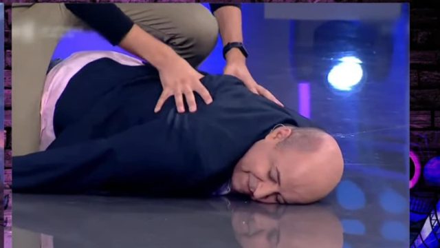 Παίκτης ξάπλωσε τον Μάρκο Σεφερλή στο πάτωμα την ώρα της εκπομπής! (ΒΙΝΤΕΟ)