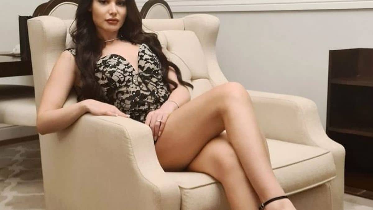 Σταρ Ελλάς πρωταγωνίστρια του Σειρηνάκη – Χαμός στην εκπομπή της Καινούργιου (Vid)