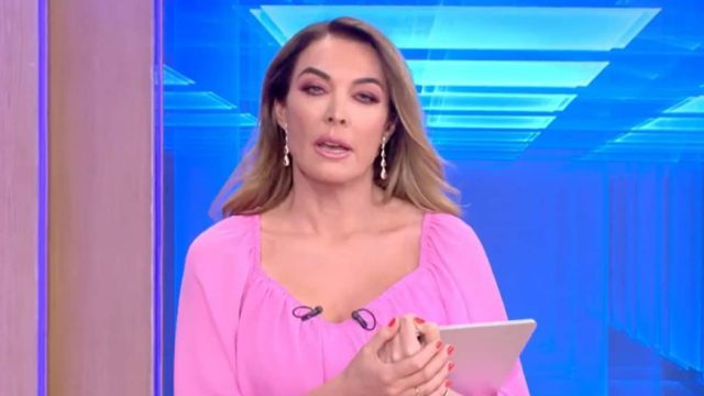 «Θυμάμαι να μου ρίχνει μια κλωτσιά…» – «Πάγωσε» η Τατιάνα Στεφανίδου