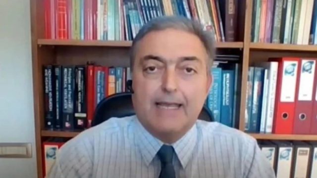 Συναγερμός Θεόδωρου Βασιλακόπουλου: «Επικίνδυνη συνύπαρξη κορωνοϊού και γρίπης» – “Καμπανάκι” για τη νέα μετάλλαξη BQ1 (Video)