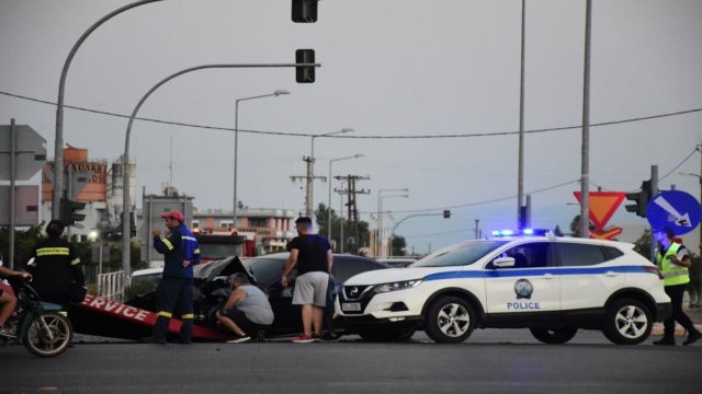 Φρικτό τροχαίο στην Εθνική Οδό Αθηνών-Κορίνθου: Γιαγιά μπήκε στο αντίθετο ρεύμα – Τραγικός απολογισμός με 2 νεκρούς (photos)