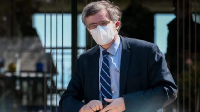 Ο Σωτήρης Τσιόδρας «τέλειωσε» με μία φράση τις συνωμοσίες για θανάτους από τα εμβόλια