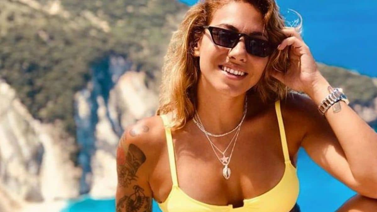 «Ξεσάλωσε» η Ευρυδίκη Βαλαβάνη στην παραλία 30 Οκτώβρη – Δείτε τι έκανε! (ΒΙΝΤΕΟ)