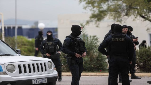 «Φωτιά» αποκαλύψεων στην Πολυτεχνειούπολη: Καλούσαν κακοποιούς από την Αλβανία να μείνουν στις εστίες (video)
