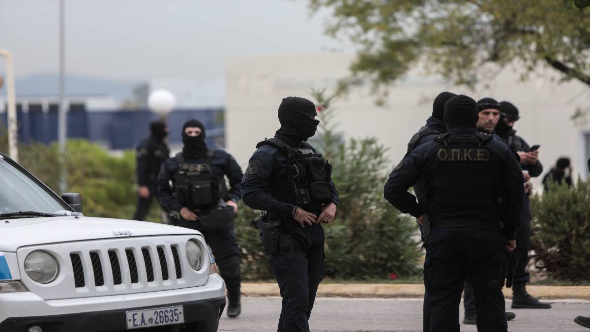 «Φωτιά» αποκαλύψεων στην Πολυτεχνειούπολη: Καλούσαν κακοποιούς από την Αλβανία να μείνουν στις εστίες (video)