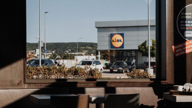 Κολοσσός Lidl: Τι μισθούς παίρνουν υπάλληλοι και διευθυντές;